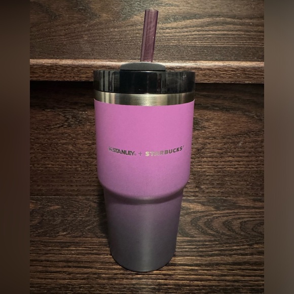 Stanley x Starbucks - 20oz Asia Halloween Edition - Picture 1 of 2